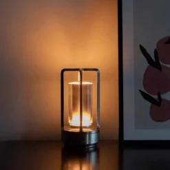 Sladdlös LED Lampa - Uppladdningsbar Bordslampa i Metall Lykta Silver