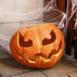 Spindelnät Halloween-dekoration 60 g vit med 2 spindlar, täcker 2,5 m²