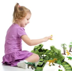 Stor bilbana med dinosaurietema för barn