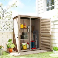 Trädgårdsskjul 0,83 m² 127x65x168 cm med 2 lamelldörrar, 2 hyllor, 2 handtag och naturligt vattentätt tak