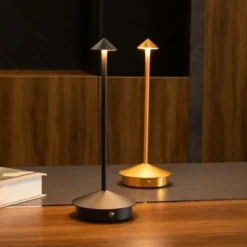 Trådlös bordslampa med LED