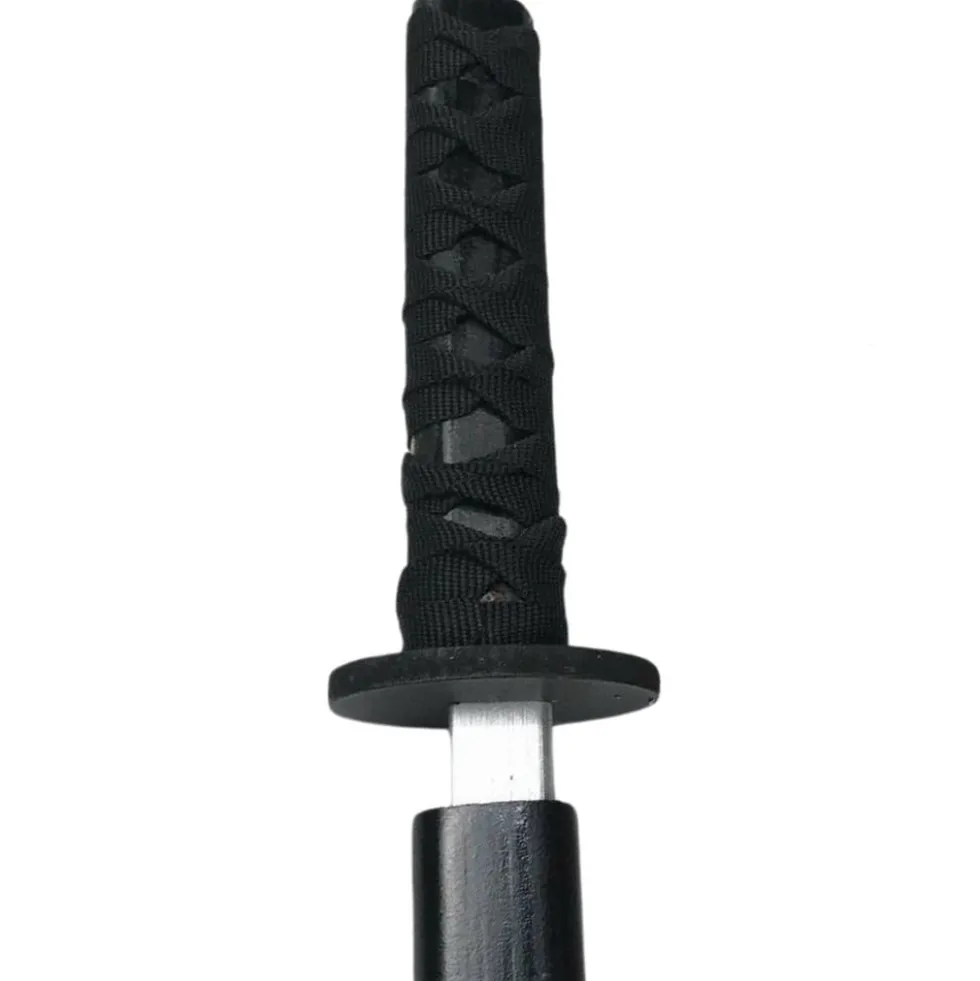 Träkatana 70 cm svart med tygsnöre på handtag för lek och träning