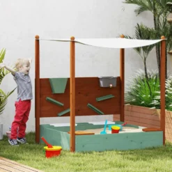 Träsandlåda för barn med tak, Barnsandlåda med 2 sittplatser, 2 förvaringslådor, Kran, Tratt, 116x112,5x128 cm, Grön