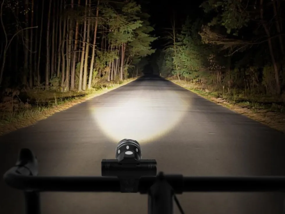Uppladdningsbar cykelbelysning med framlykta och baklykta