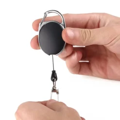 Utdragbar nyckelring med karbinhake 2-pack