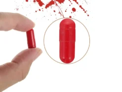 Vampyrtänder med konstgjort blod