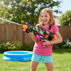 Vattenpistol 60 cm 1,25 l tank 6 m räckvidd med axelband