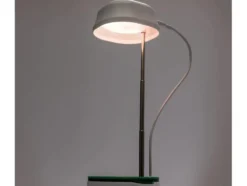 Växtlampa med kruka och självbevattning