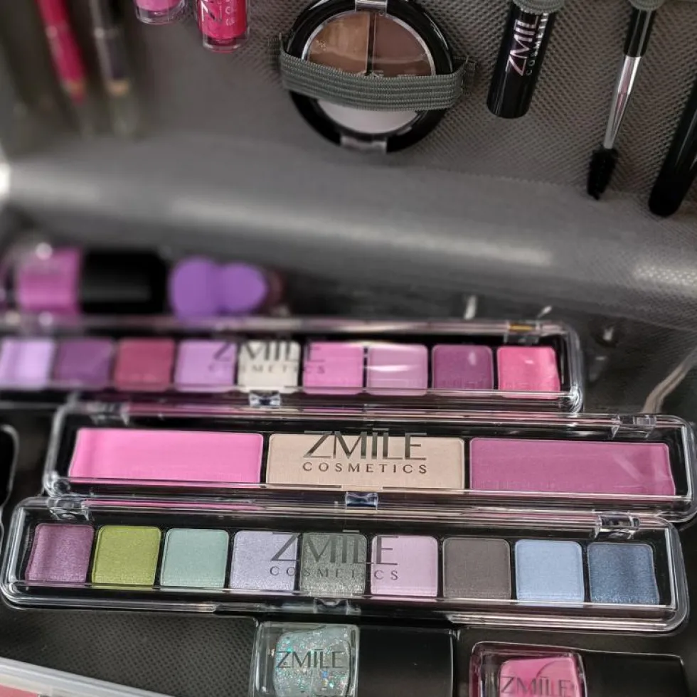 Zmile Cosmetics Makeup Box Merry Berry Vegan